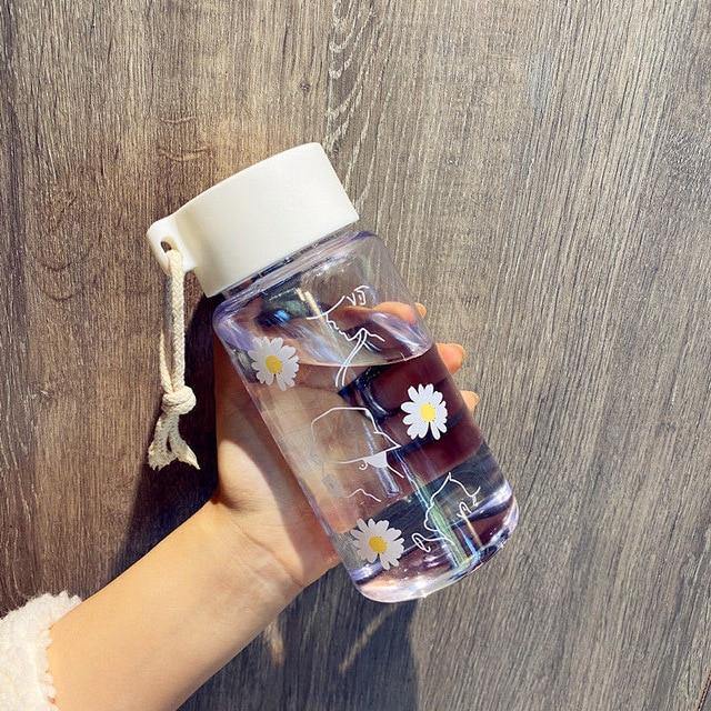 Small Daisy Water Bottle - Momo Babe