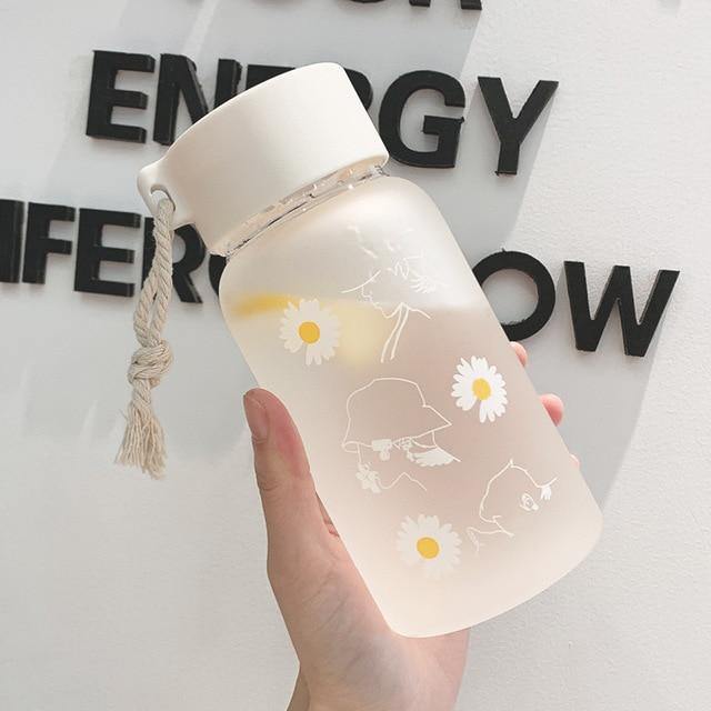 Small Daisy Water Bottle - Momo Babe