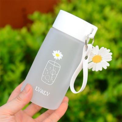 Small Daisy Water Bottle - Momo Babe