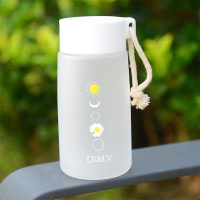 Small Daisy Water Bottle - Momo Babe