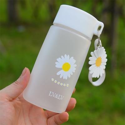 Small Daisy Water Bottle - Momo Babe