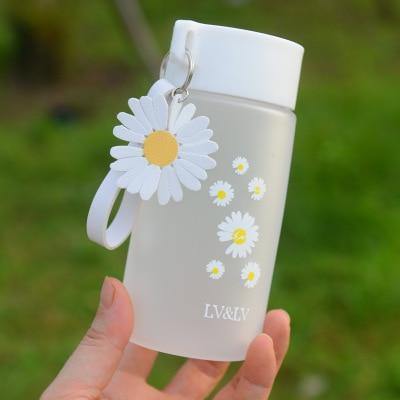 Small Daisy Water Bottle - Momo Babe