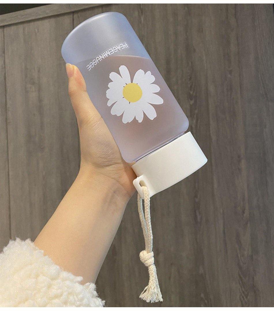 Small Daisy Water Bottle - Momo Babe